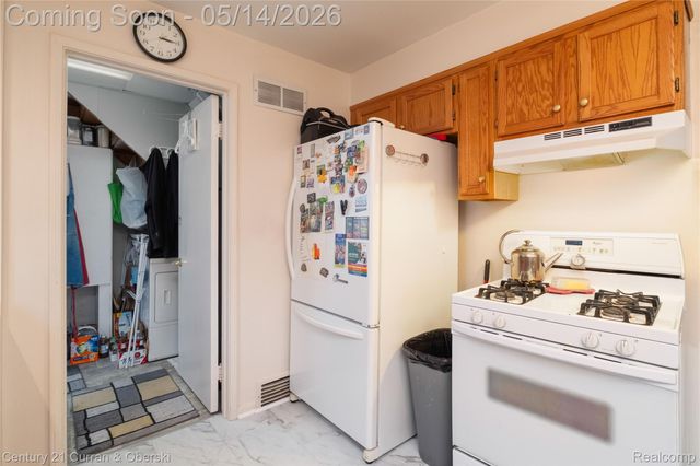 2216 Mapledale Street, Ferndale, MI 48220