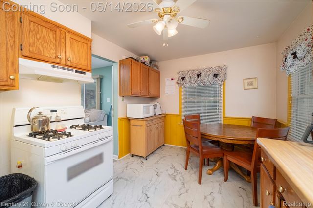 2216 Mapledale Street, Ferndale, MI 48220