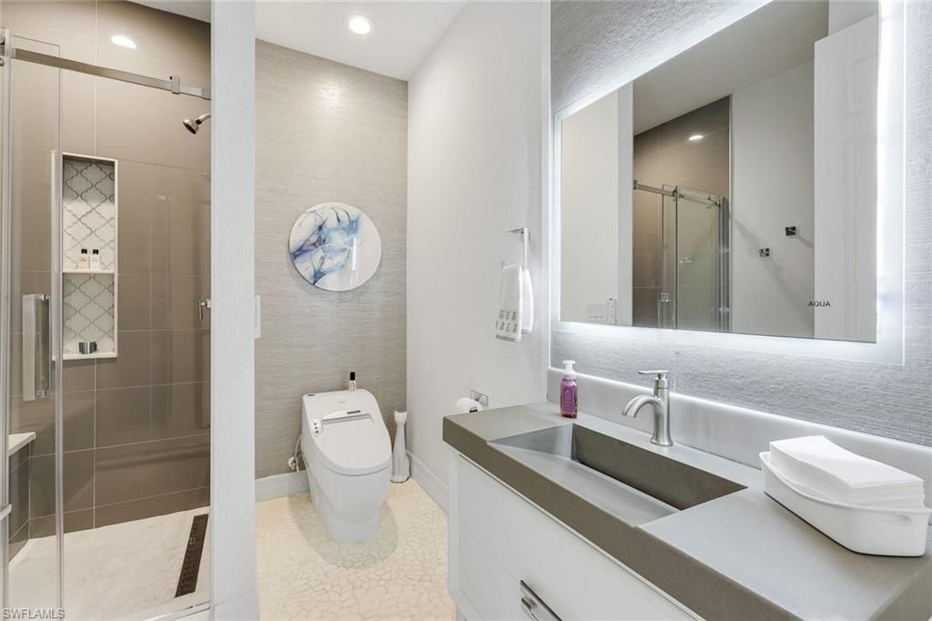 Image 25 of property listing at 2309 SE 20th PL, Cape Coral, FL 33990