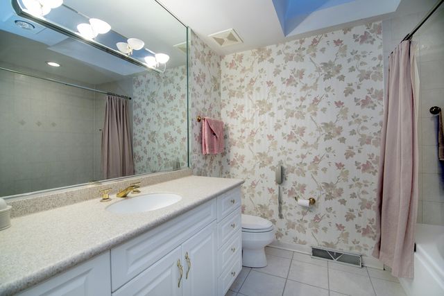 557 Aberdeen Road, Frankfort, IL 60423