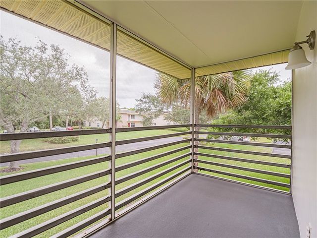 31 Vista Gardens Trail 205, Vero Beach, FL 32962