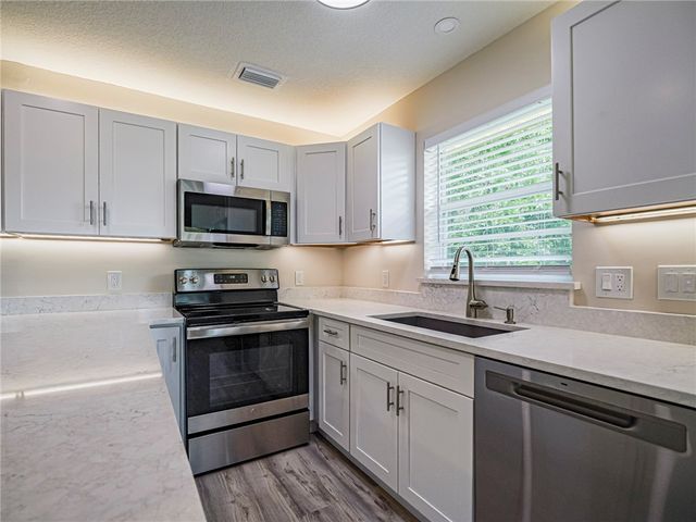 31 Vista Gardens Trail 205, Vero Beach, FL 32962