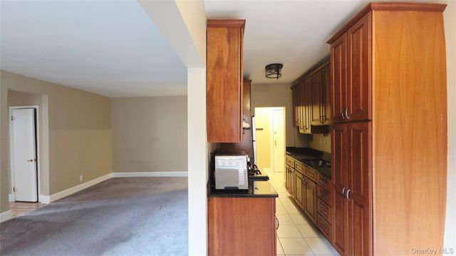 312 Main Street 4E, White Plains, NY 10601