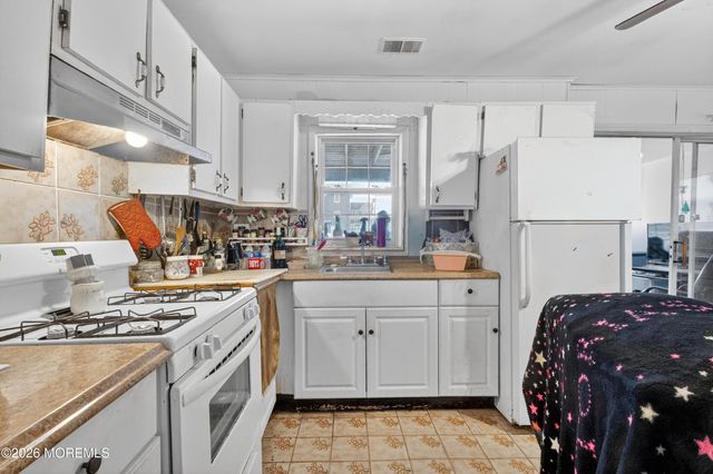 38 Tobago Avenue, Toms River, NJ 08753