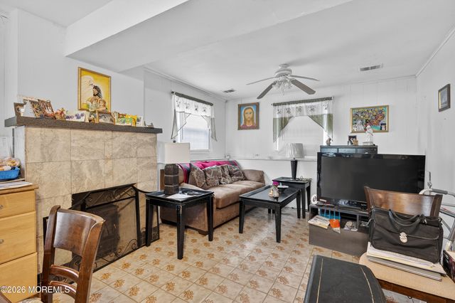 38 Tobago Avenue, Toms River, NJ 08753