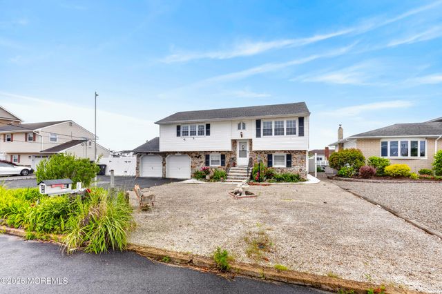 38 Tobago Avenue, Toms River, NJ 08753