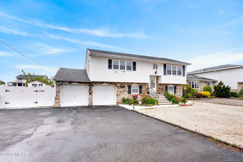 38 Tobago Avenue, Toms River, NJ 08753