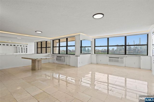 7004 Boulevard East 26D, Guttenberg, NJ 07093