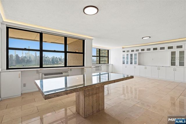 7004 Boulevard East 26D, Guttenberg, NJ 07093