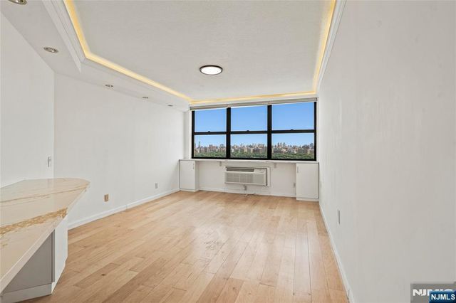 7004 Boulevard East 26D, Guttenberg, NJ 07093