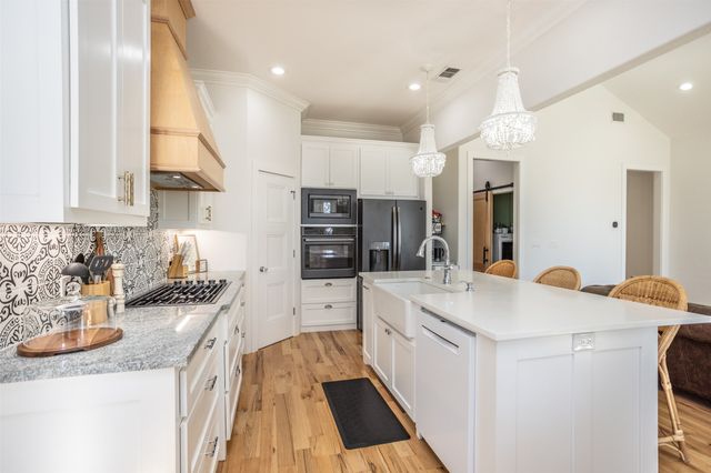 104 Park Lane, Gainesville, TX 76240