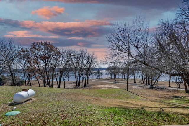 104 Park Lane, Gainesville, TX 76240