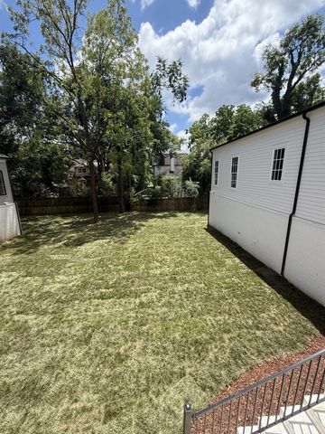 1133 Maplehurst Ln, Nashville, TN 37204