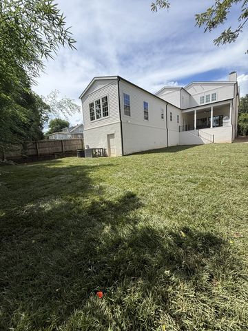 1133 Maplehurst Ln, Nashville, TN 37204