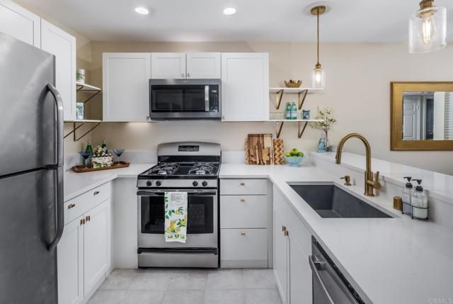 6971 Ballena Way 2, Carlsbad, CA 92009