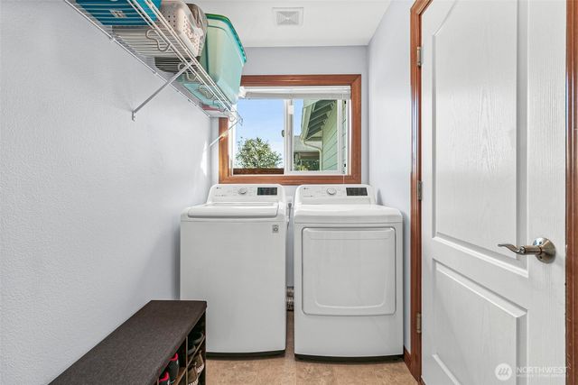 403 207th Avenue E, Lake Tapps, WA 98391