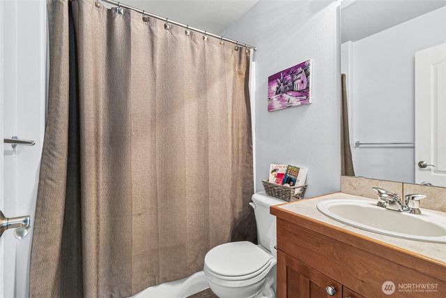 403 207th Avenue E, Lake Tapps, WA 98391