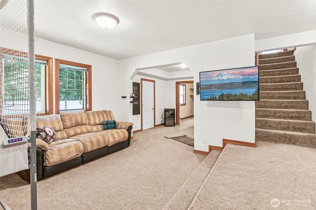 403 207th Avenue E, Lake Tapps, WA 98391