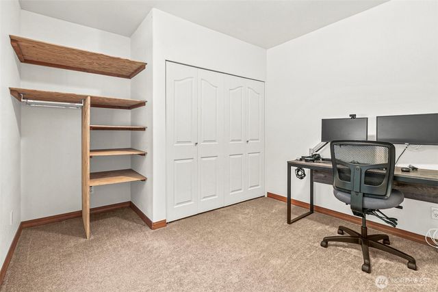 403 207th Avenue E, Lake Tapps, WA 98391