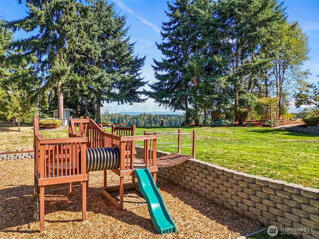 403 207th Avenue E, Lake Tapps, WA 98391