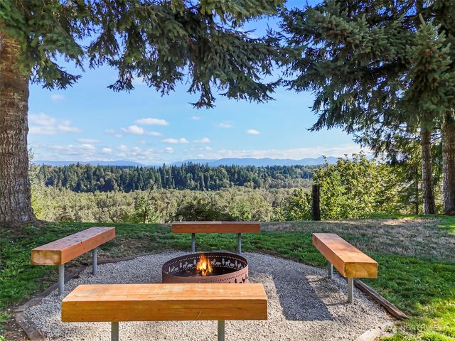 403 207th Avenue E, Lake Tapps, WA 98391