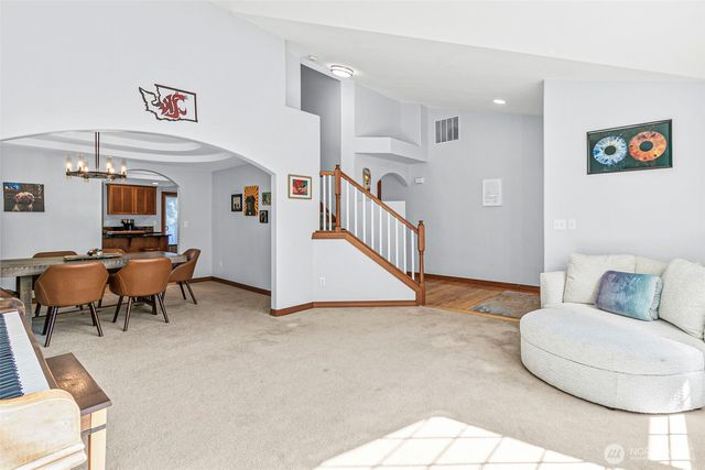 403 207th Avenue E, Lake Tapps, WA 98391