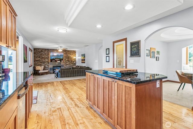 403 207th Avenue E, Lake Tapps, WA 98391