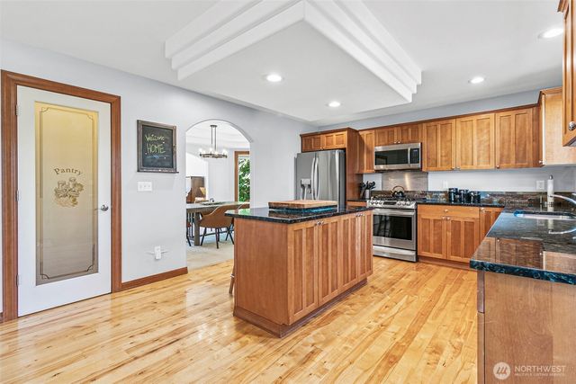 403 207th Avenue E, Lake Tapps, WA 98391