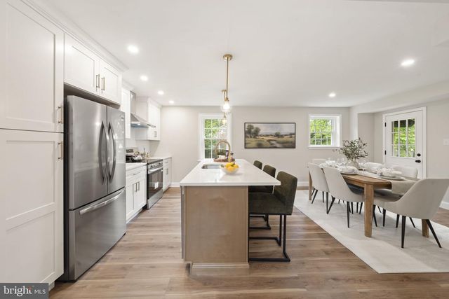 5015 SMITHFIELD RD, Drexel Hill, PA 19026