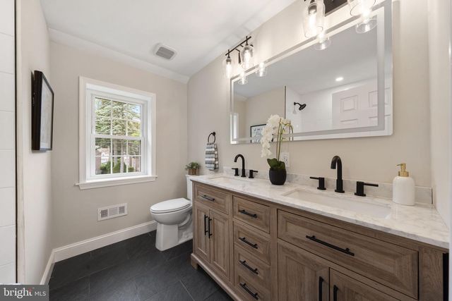 5015 SMITHFIELD RD, Drexel Hill, PA 19026