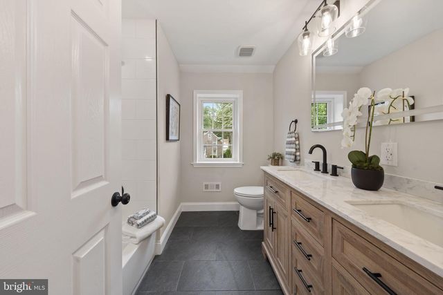 5015 SMITHFIELD RD, Drexel Hill, PA 19026