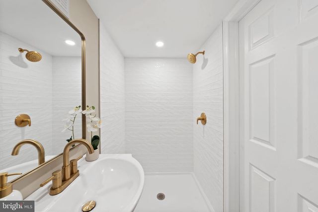 5015 SMITHFIELD RD, Drexel Hill, PA 19026