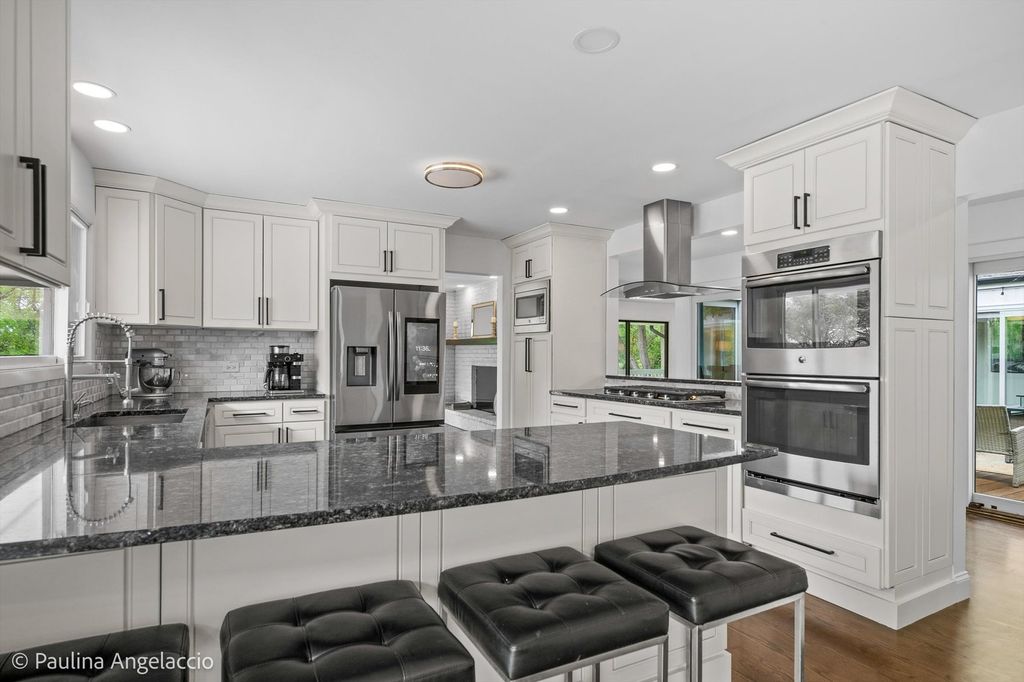 Image 11 of property listing at 312 Ridge Road, Barrington Hills, IL 60010