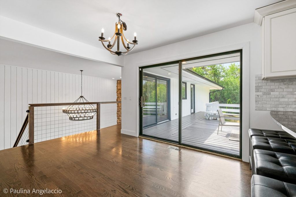 Image 16 of property listing at 312 Ridge Road, Barrington Hills, IL 60010