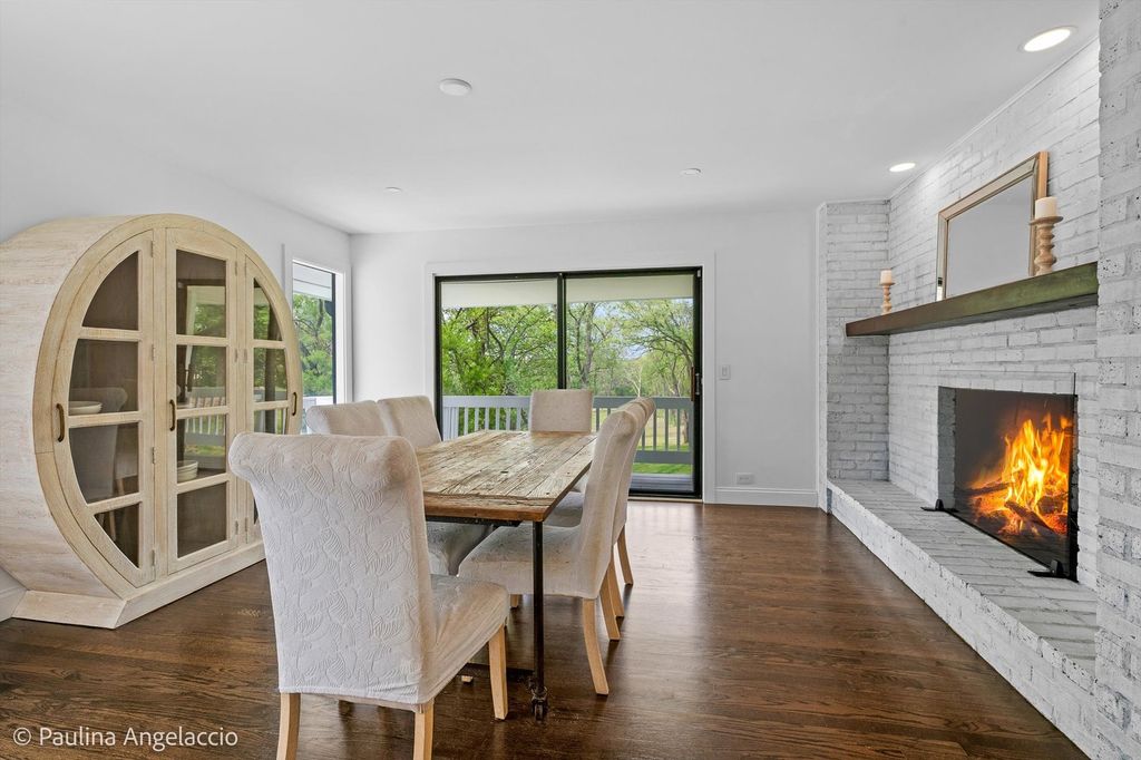 Image 20 of property listing at 312 Ridge Road, Barrington Hills, IL 60010