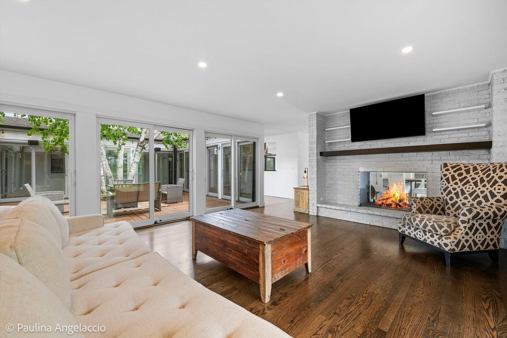 Image 23 of property listing at 312 Ridge Road, Barrington Hills, IL 60010