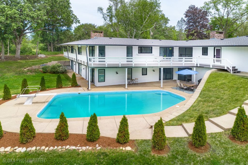 Image 50 of property listing at 312 Ridge Road, Barrington Hills, IL 60010
