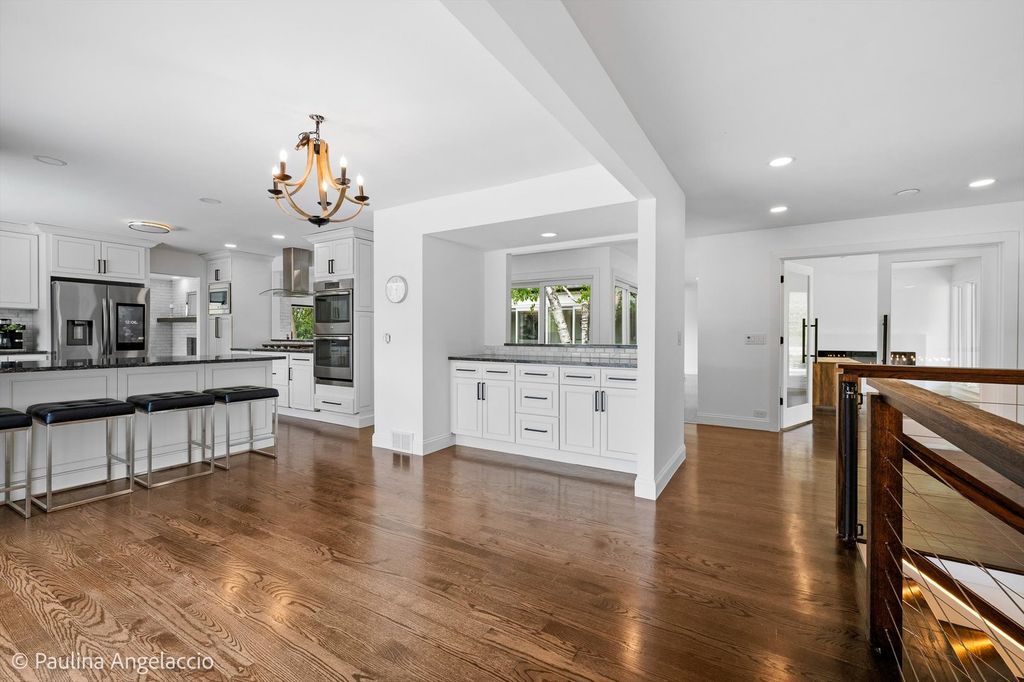 Image 10 of property listing at 312 Ridge Road, Barrington Hills, IL 60010