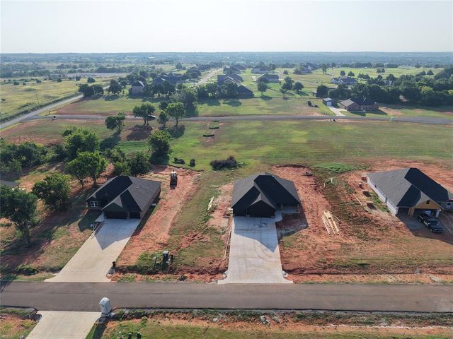 2213 Winter Ridge Road, Blanchard, OK 73010