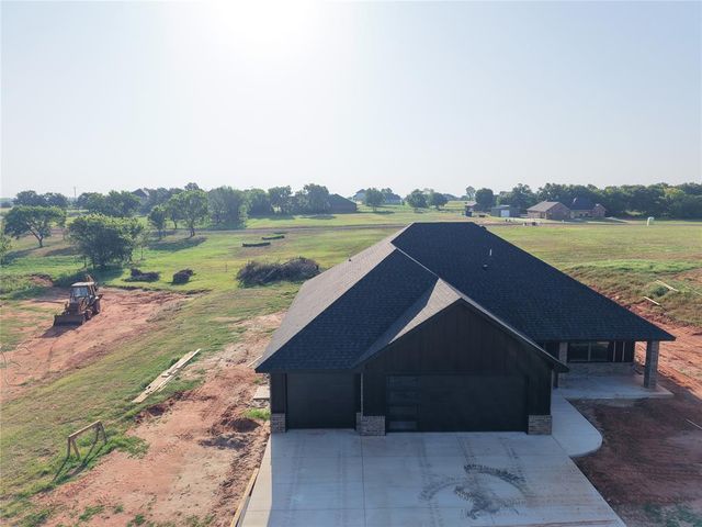 2213 Winter Ridge Road, Blanchard, OK 73010