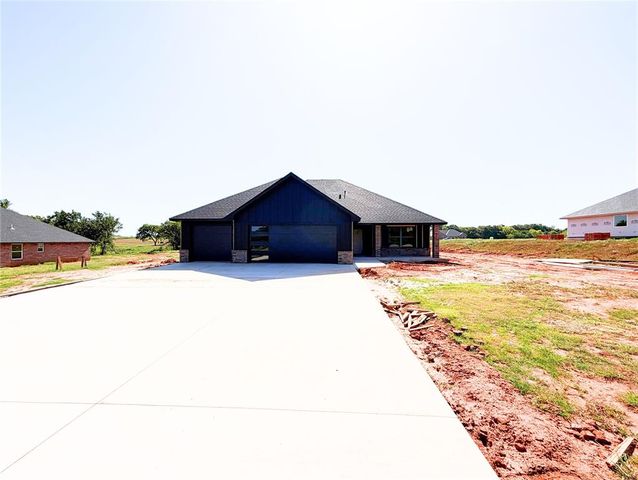 2213 Winter Ridge Road, Blanchard, OK 73010