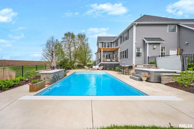 17 FOUNTAINDALE, Washington, IL 61571