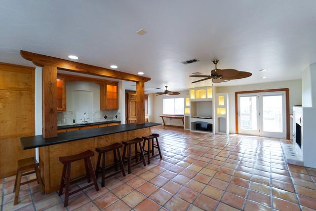 557 Pompano Street, Hitchcock, TX 77563