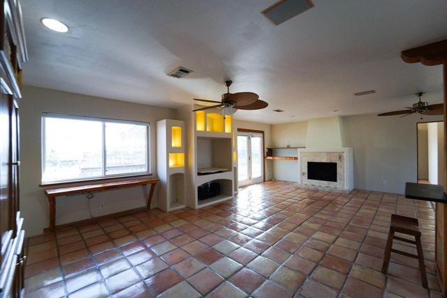 557 Pompano Street, Hitchcock, TX 77563