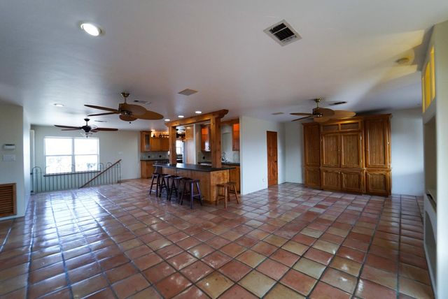 557 Pompano Street, Hitchcock, TX 77563