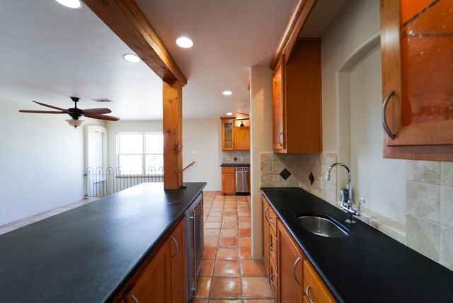 557 Pompano Street, Hitchcock, TX 77563