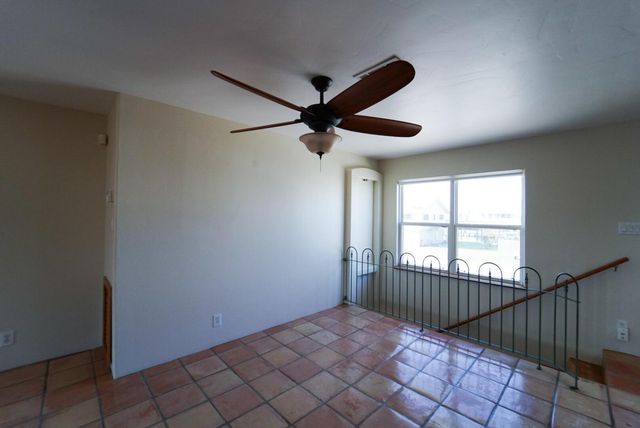 557 Pompano Street, Hitchcock, TX 77563