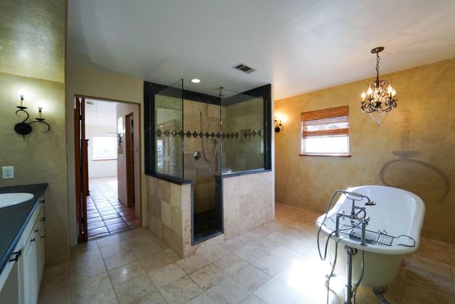 557 Pompano Street, Hitchcock, TX 77563