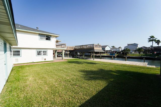 557 Pompano Street, Hitchcock, TX 77563