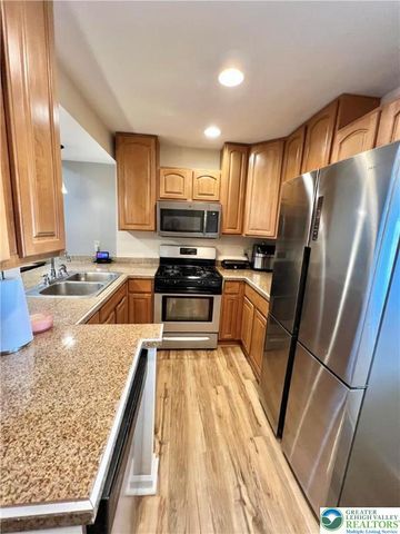 209 7th, Whitehall Twp, PA 18052